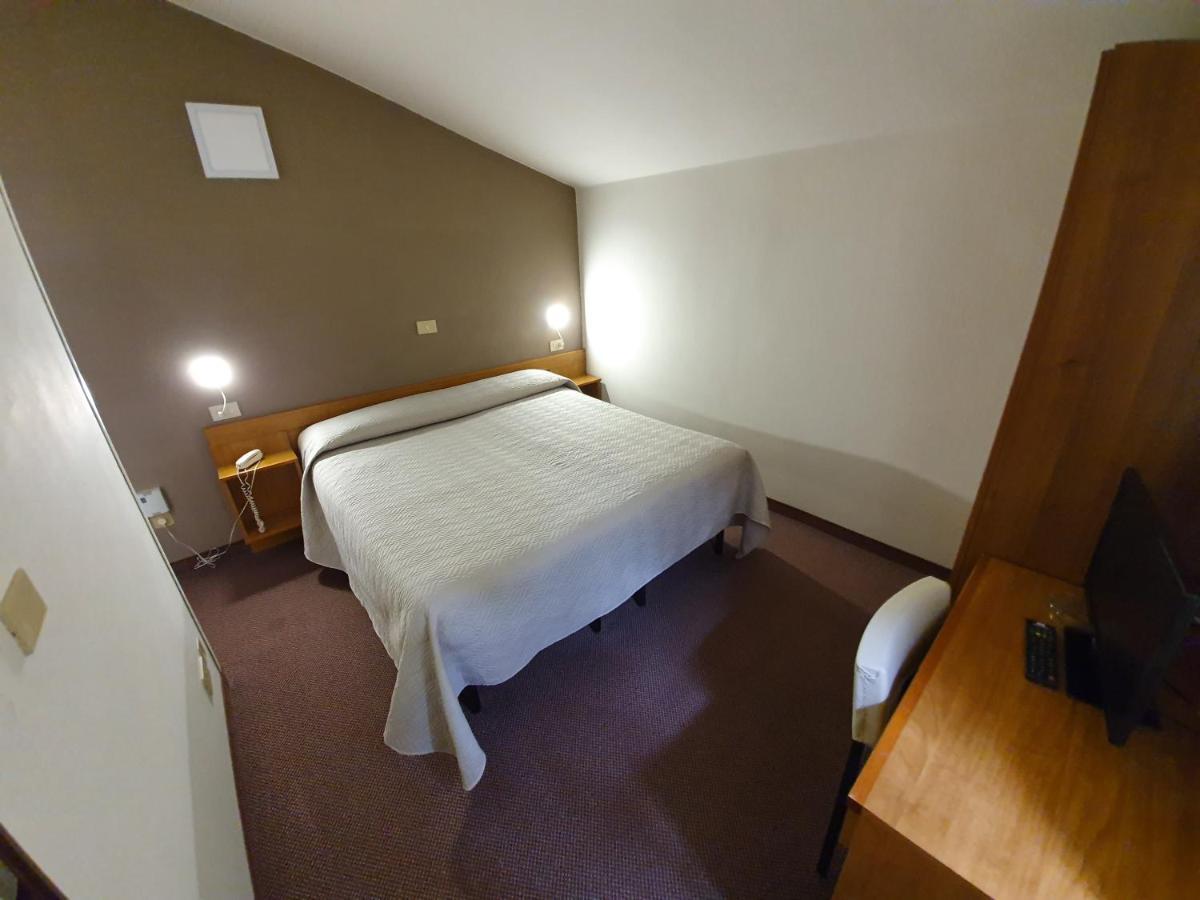 Hotel Giovanna มอนเตกาตินี แตร์เม ภายนอก รูปภาพ