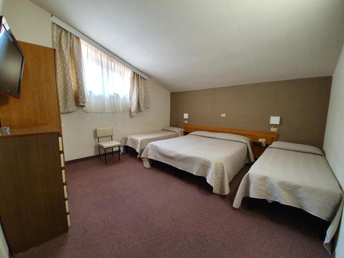 Hotel Giovanna มอนเตกาตินี แตร์เม ภายนอก รูปภาพ